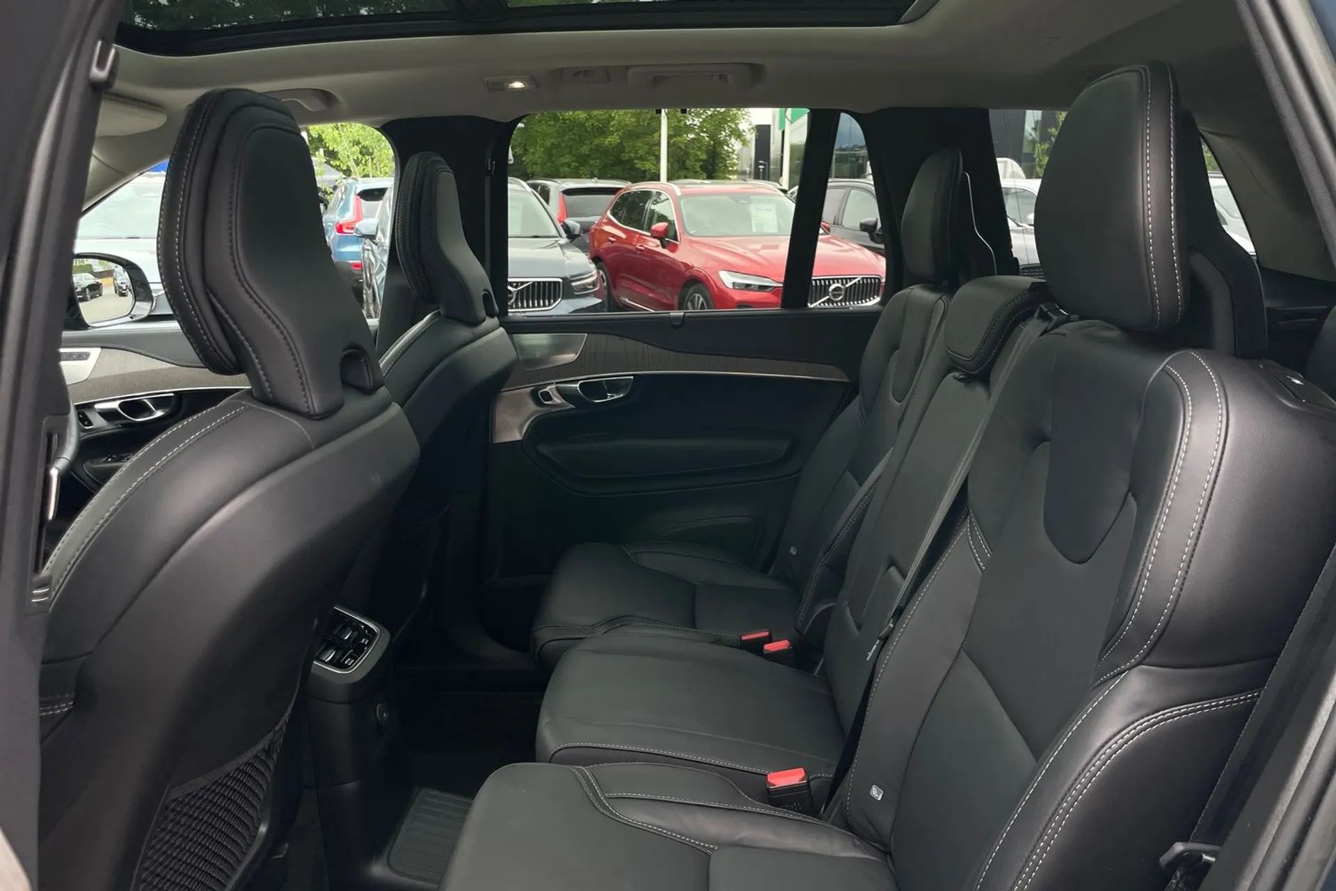 Volvo XC90 thumbnail image number 31