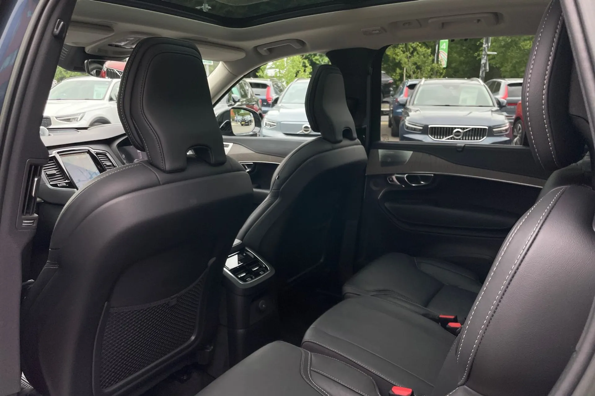 Volvo XC90 thumbnail image number 32