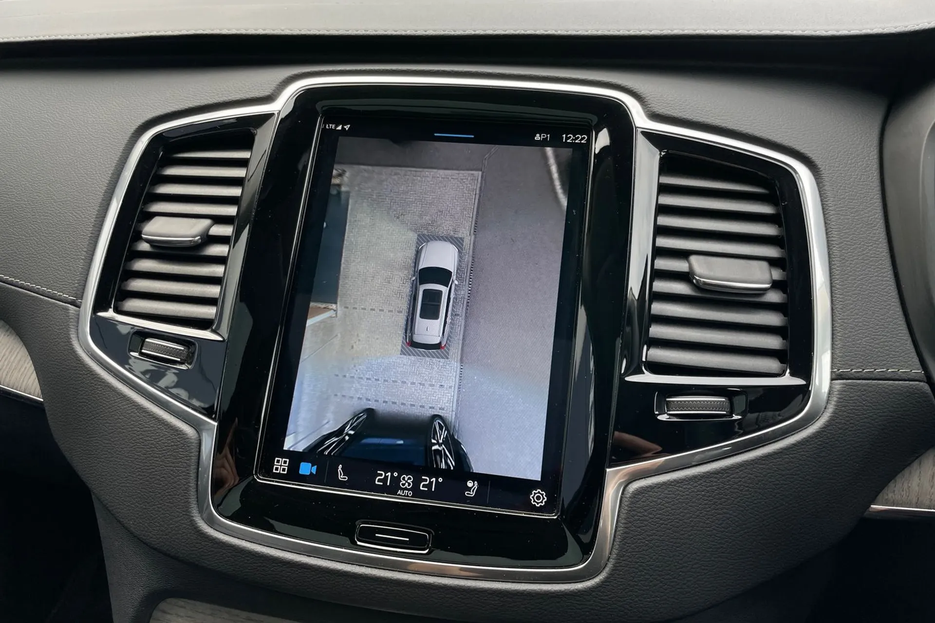 Volvo XC90 thumbnail image number 4