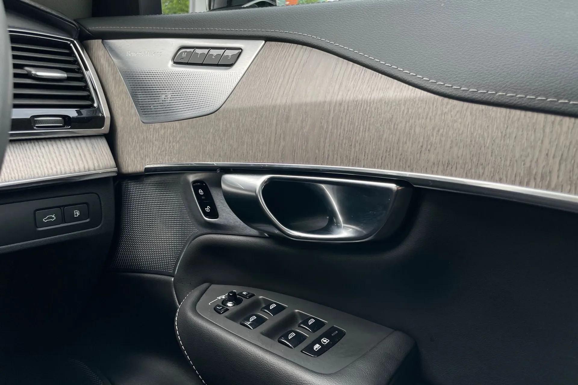 Volvo XC90 thumbnail image number 44