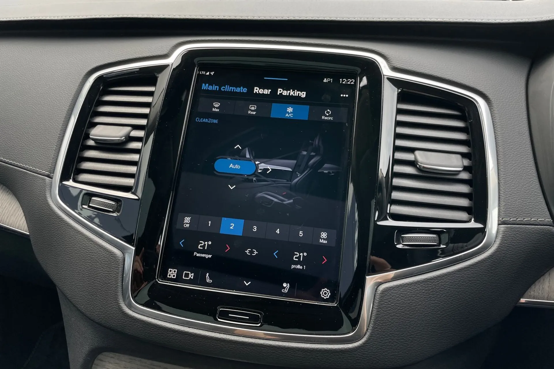 Volvo XC90 thumbnail image number 41