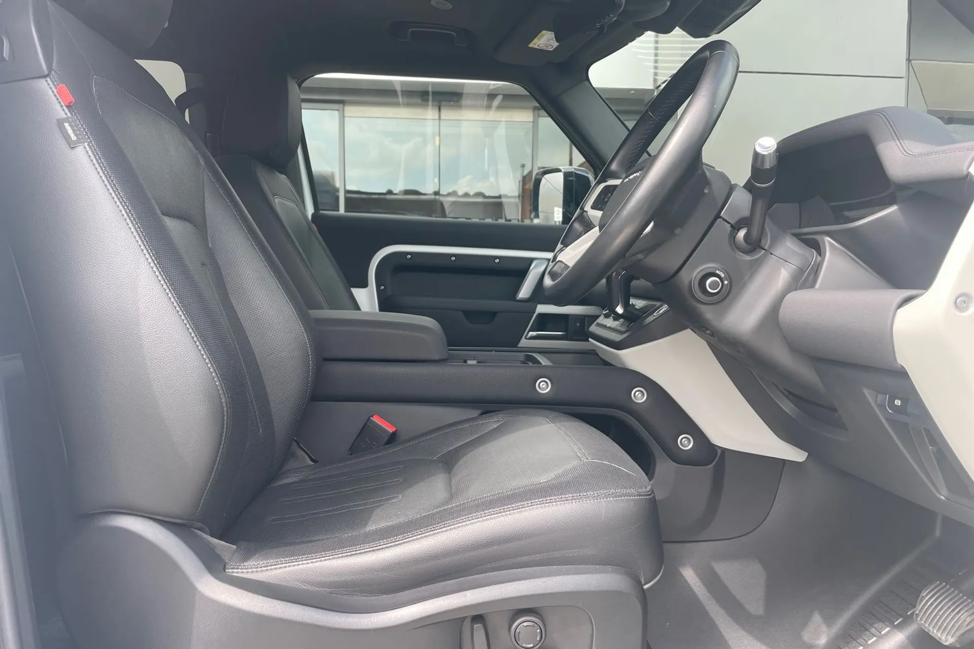 LAND ROVER DEFENDER thumbnail image number 19