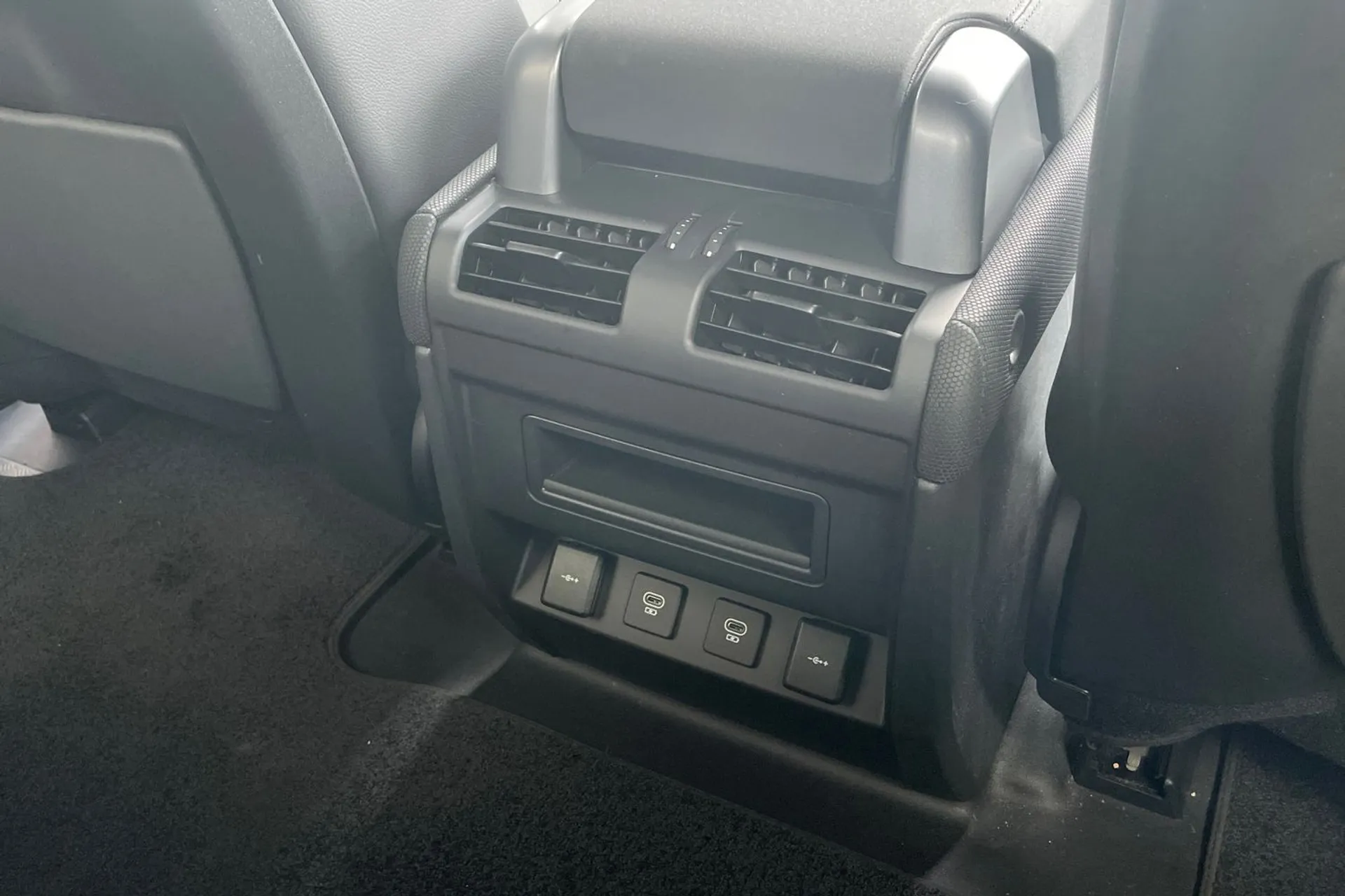 LAND ROVER DEFENDER thumbnail image number 59