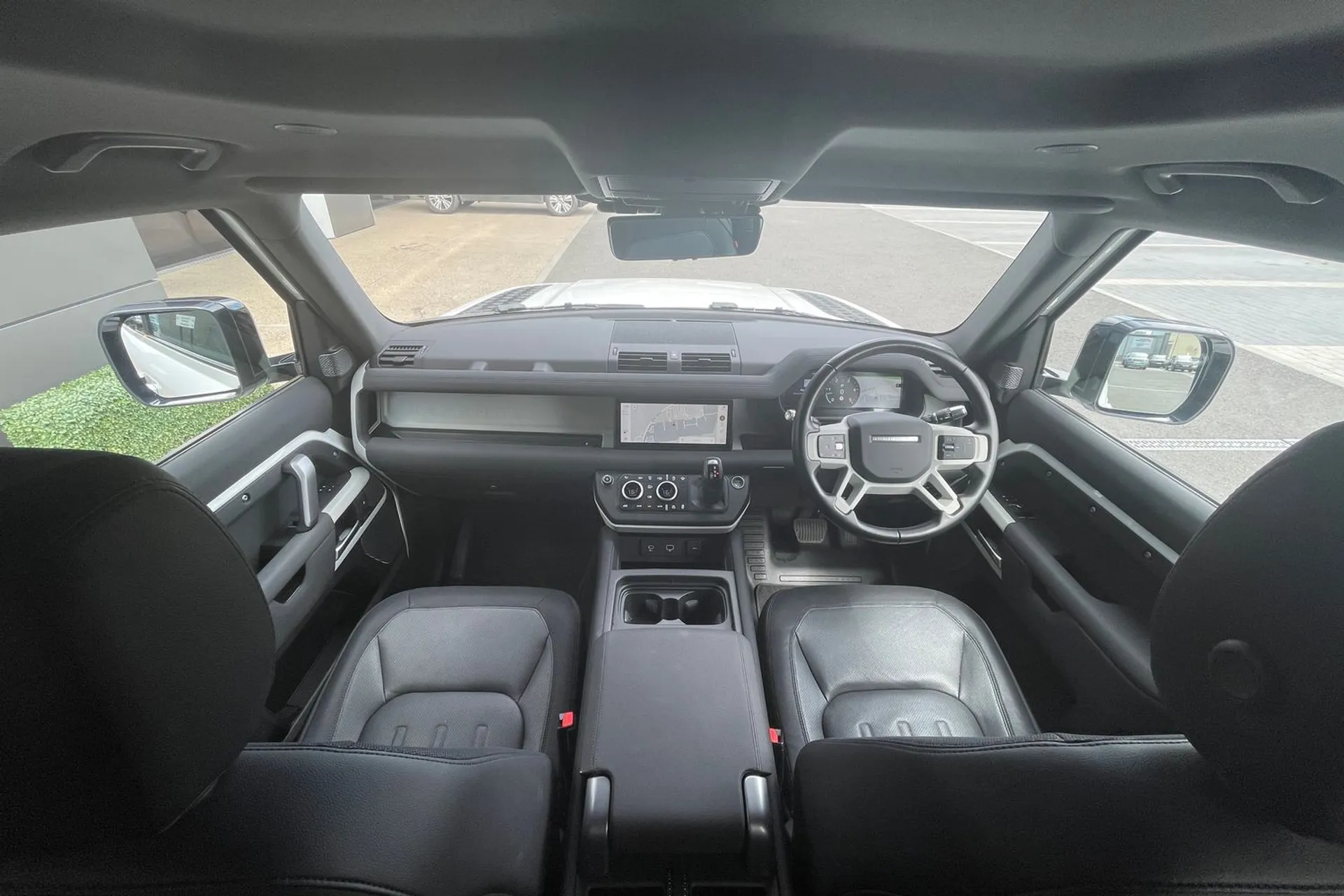 LAND ROVER DEFENDER thumbnail image number 3