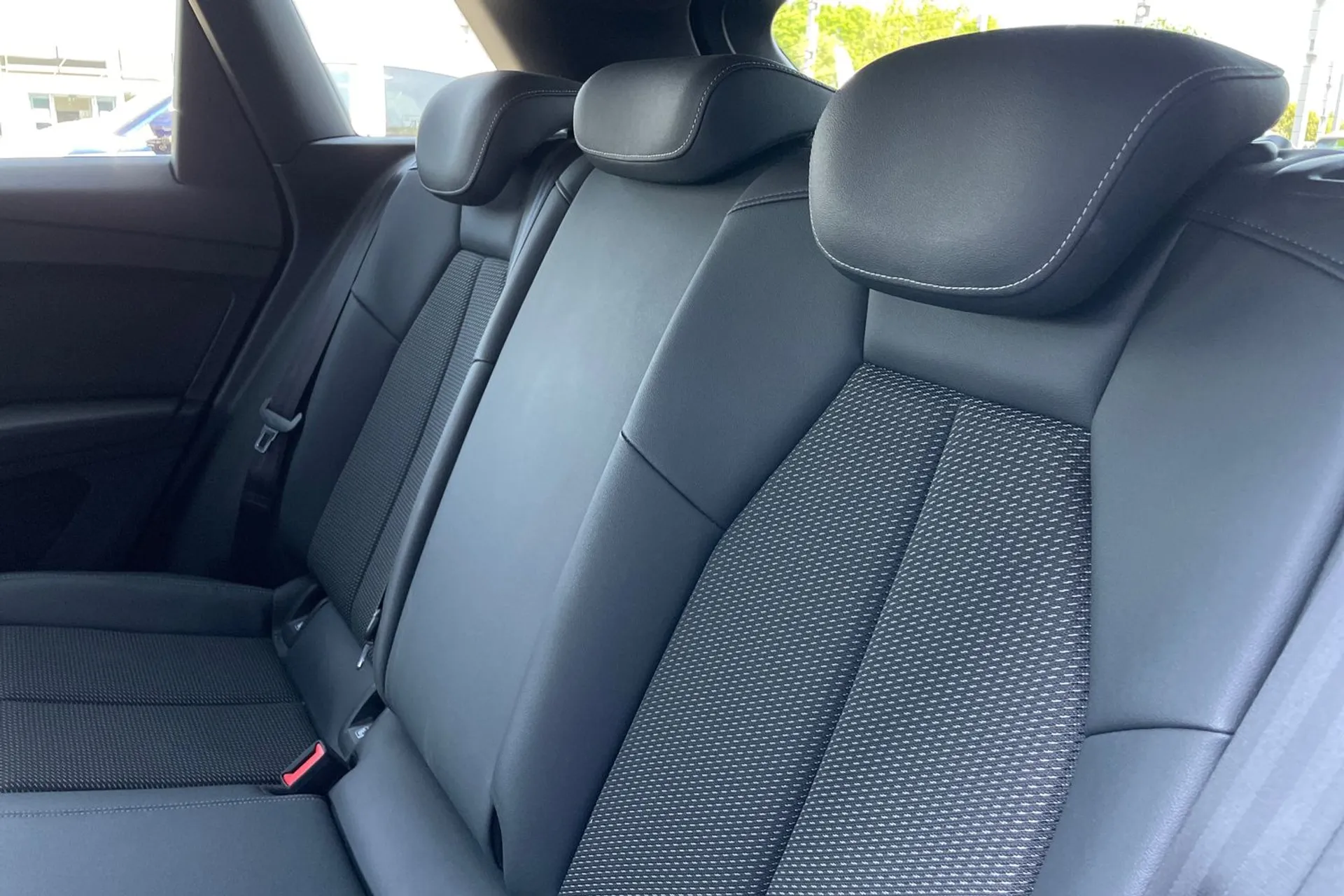 Audi Q4 thumbnail image number 30