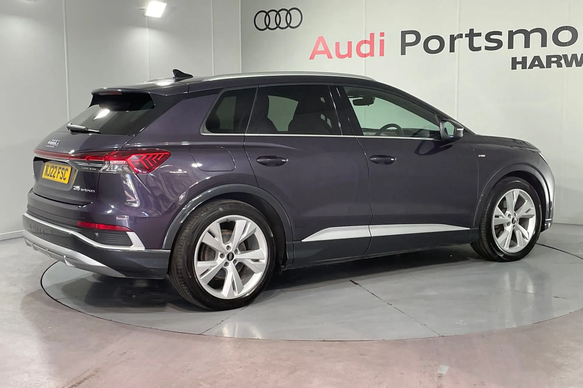 Audi Q4 thumbnail image number 9