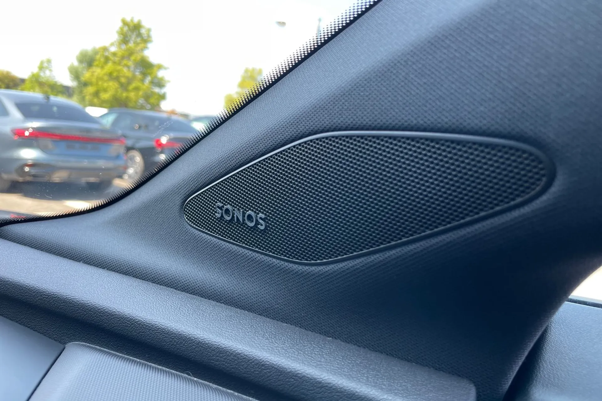 Audi Q4 thumbnail image number 25
