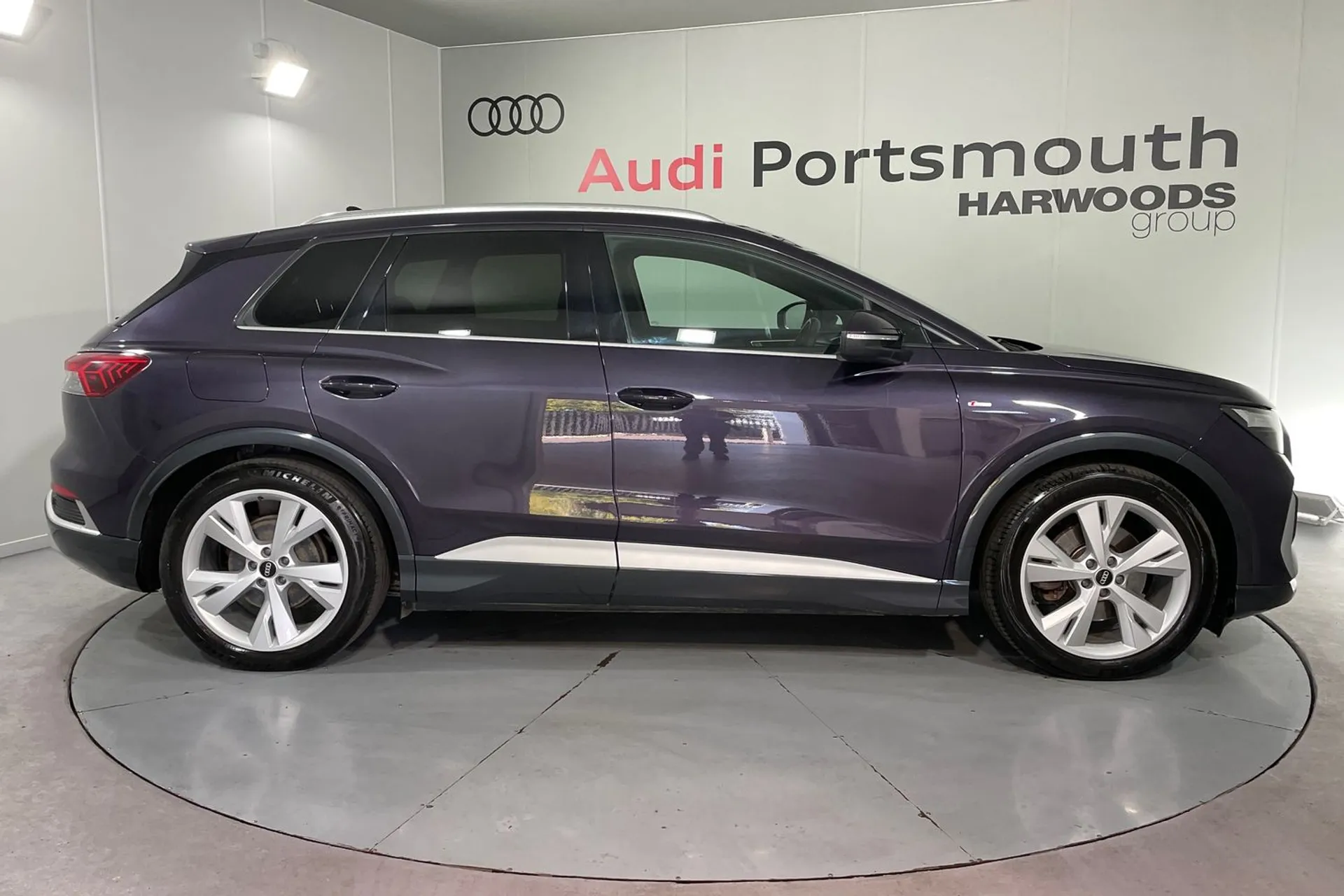 Audi Q4 thumbnail image number 2