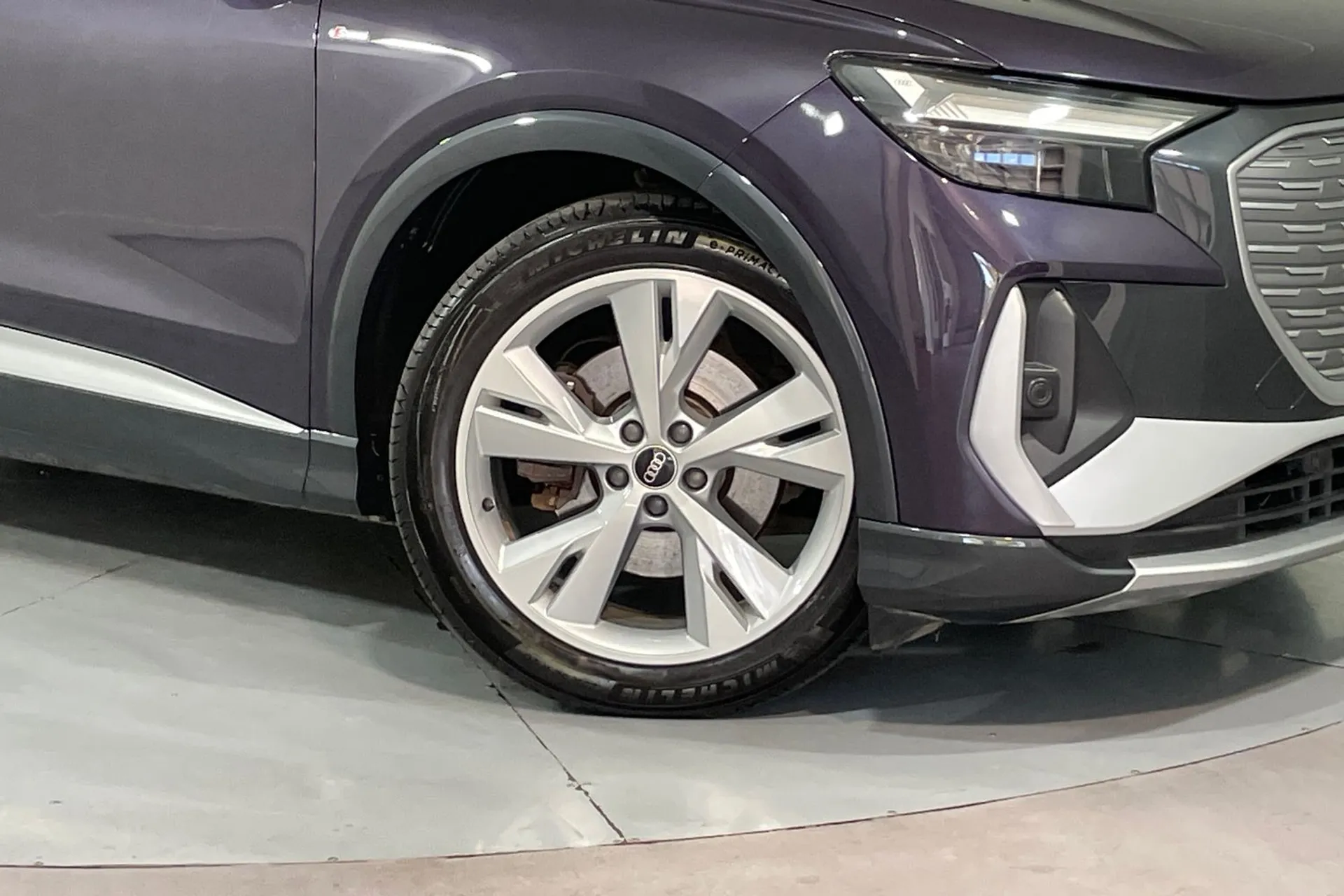 Audi Q4 thumbnail image number 10