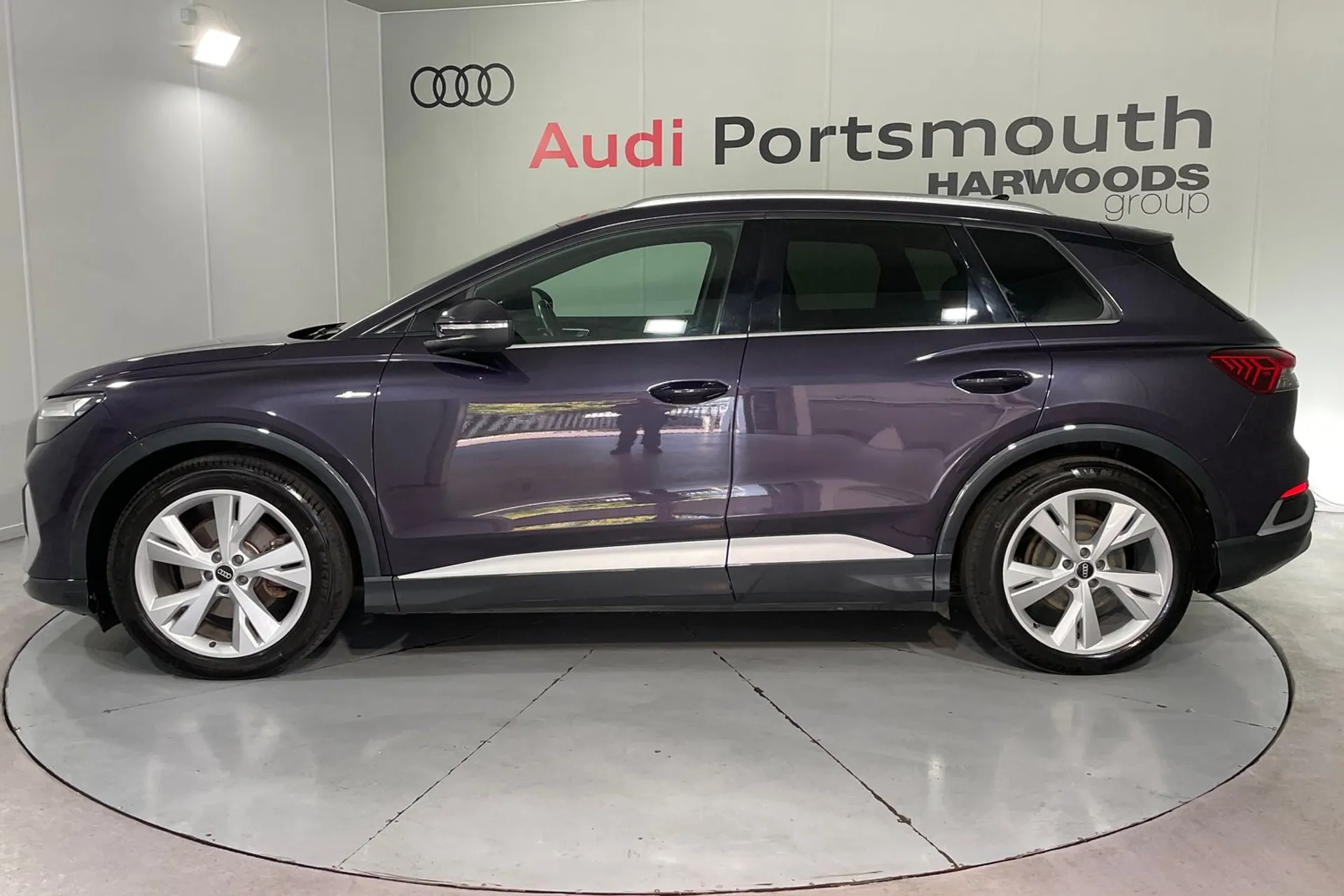 Audi Q4 thumbnail image number 11