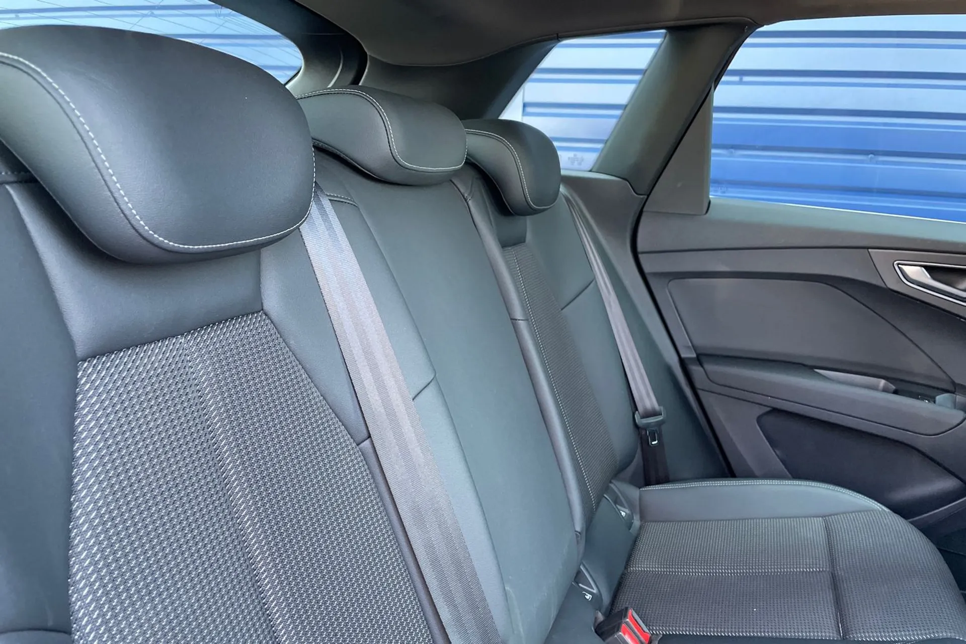 Audi Q4 thumbnail image number 21