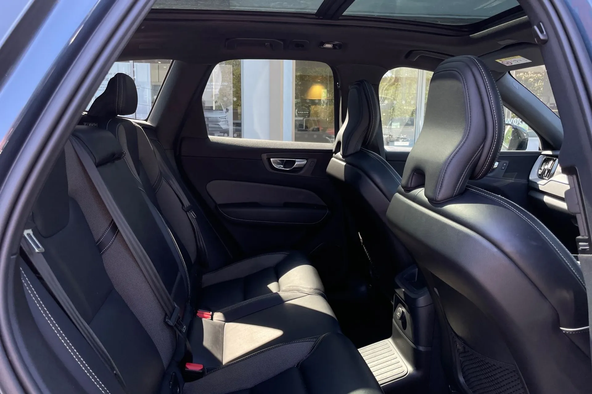 Volvo XC60 thumbnail image number 24