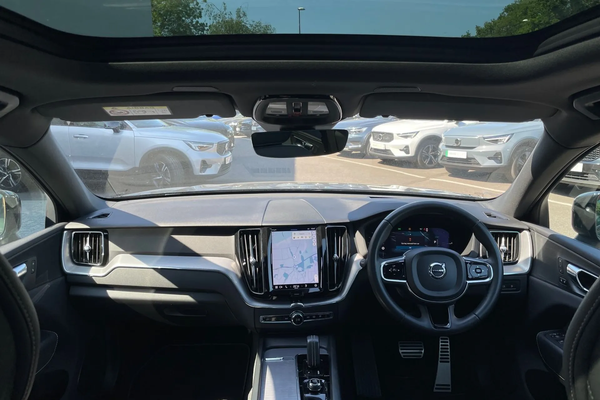 Volvo XC60 thumbnail image number 3