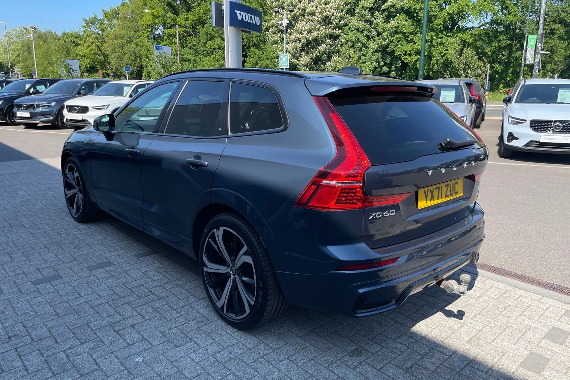 Volvo XC60 thumbnail image number 9