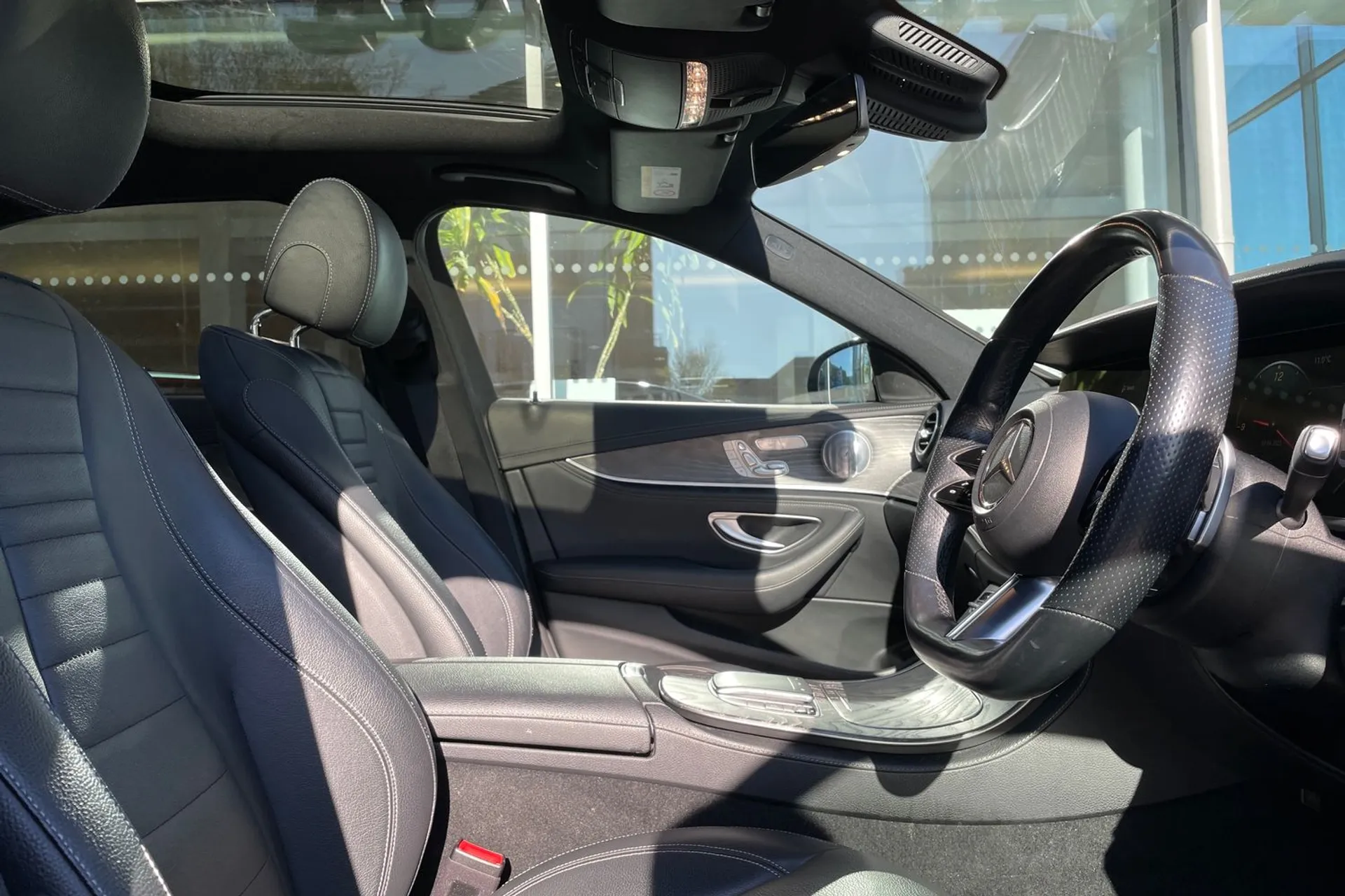 MERCEDES-BENZ E CLASS thumbnail image number 24