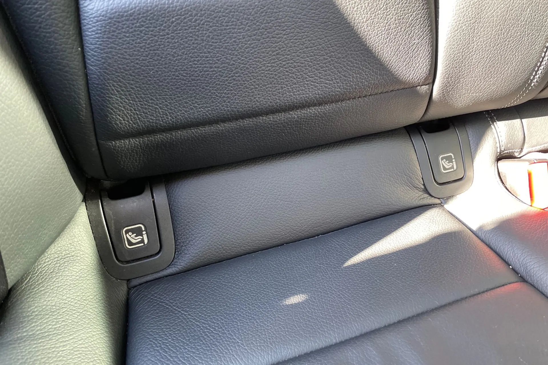 MERCEDES-BENZ E CLASS thumbnail image number 23