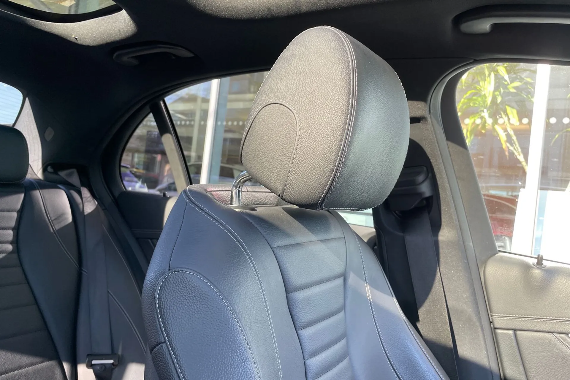 MERCEDES-BENZ E CLASS thumbnail image number 46