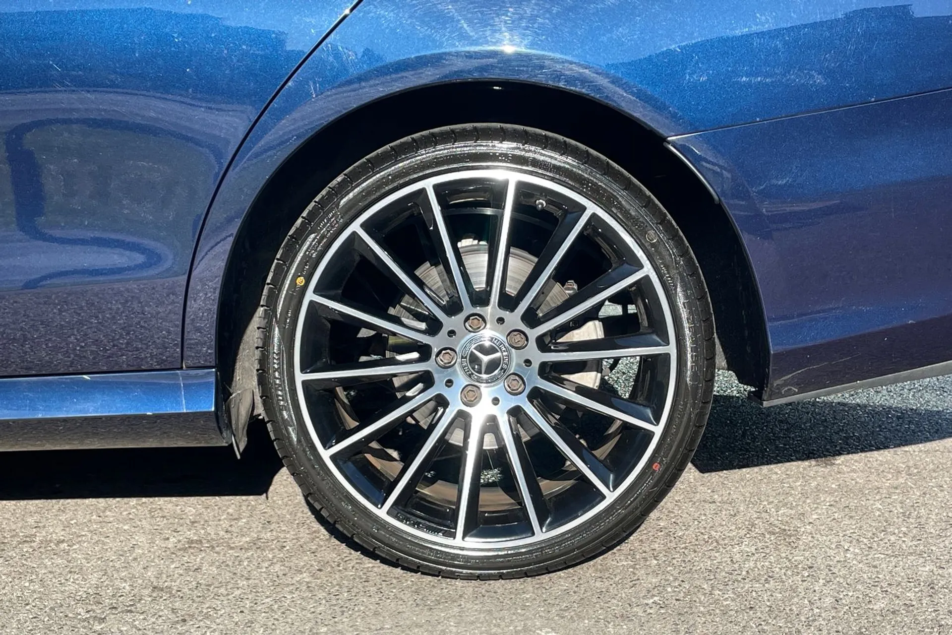 MERCEDES-BENZ E CLASS thumbnail image number 11