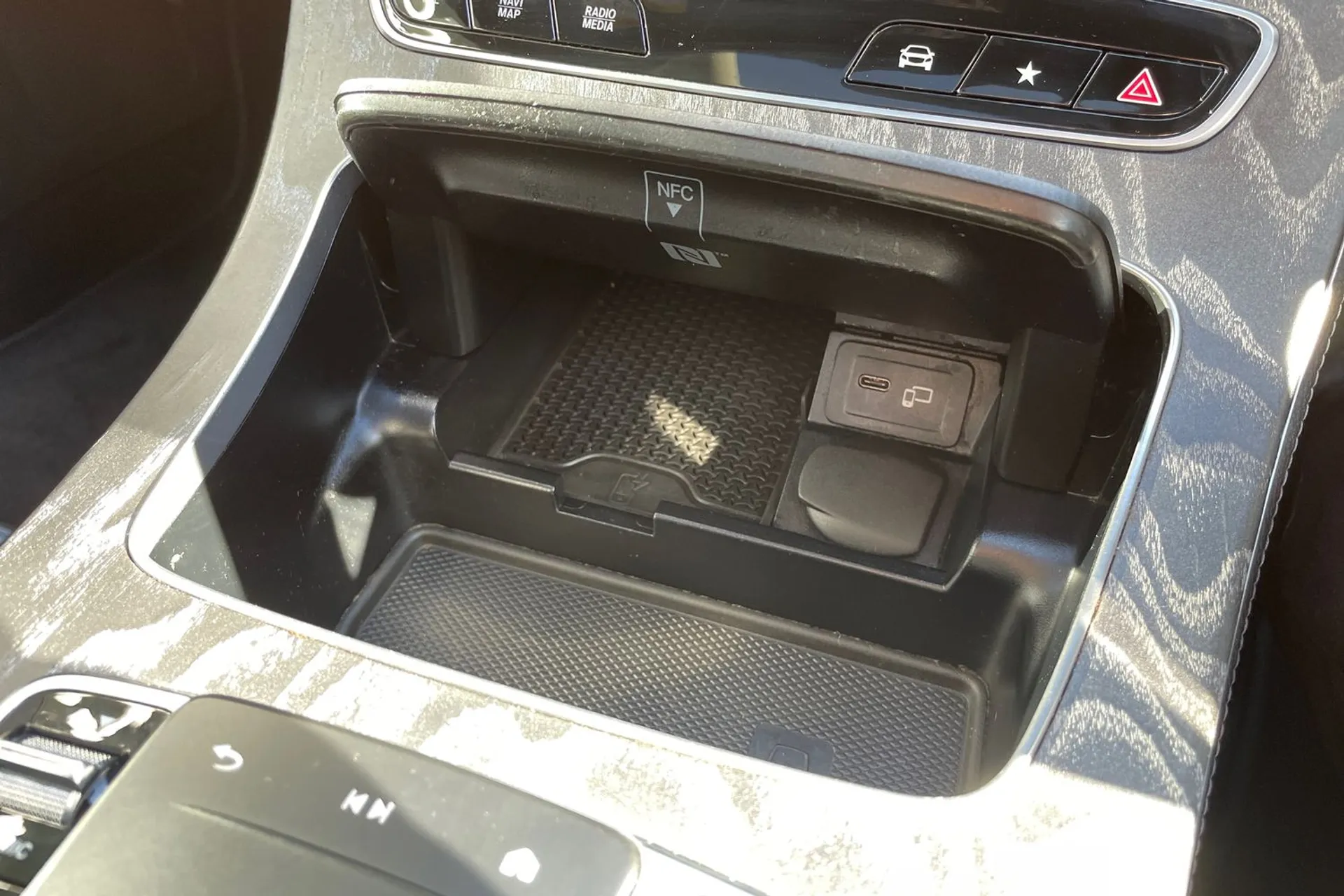 MERCEDES-BENZ E CLASS thumbnail image number 43