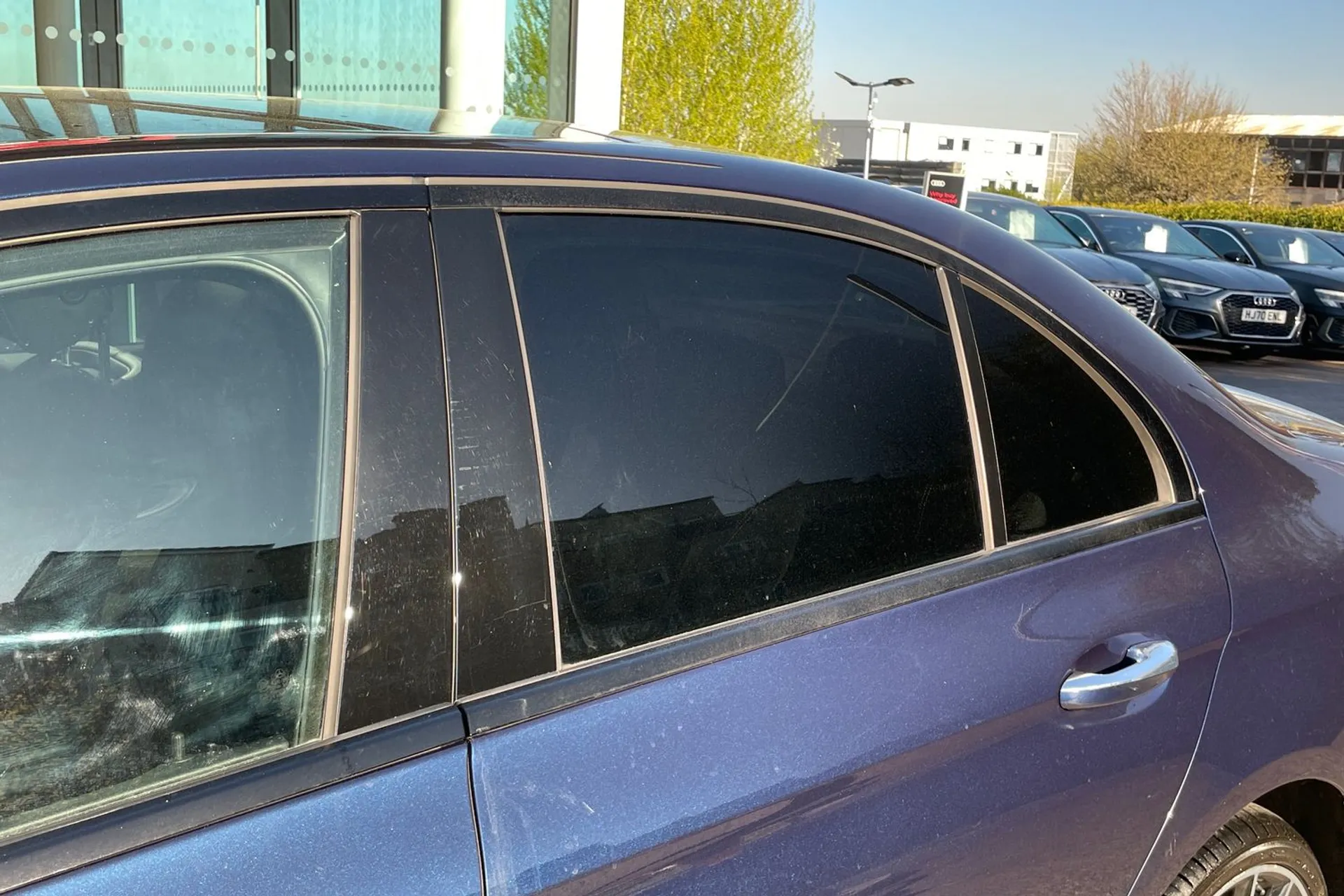 MERCEDES-BENZ E CLASS thumbnail image number 12
