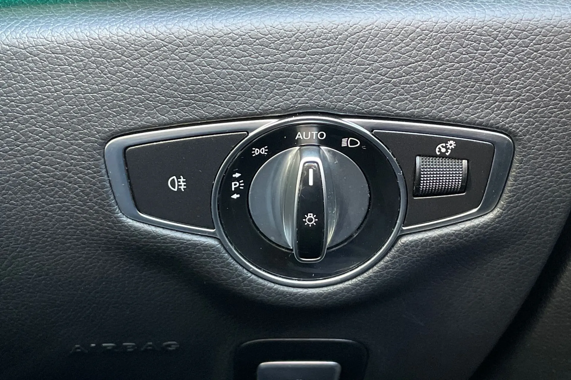 MERCEDES-BENZ E CLASS thumbnail image number 53