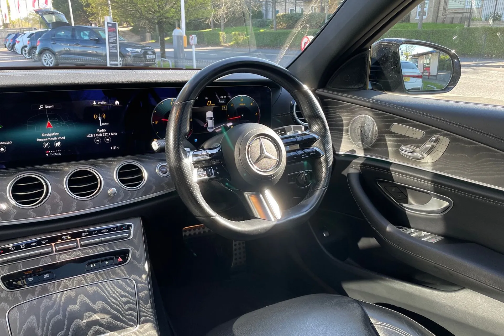 MERCEDES-BENZ E CLASS thumbnail image number 31