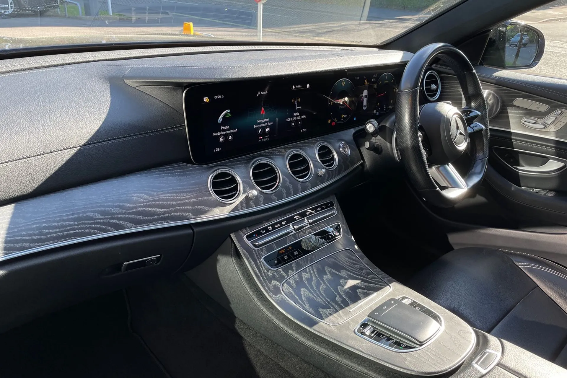 MERCEDES-BENZ E CLASS thumbnail image number 26