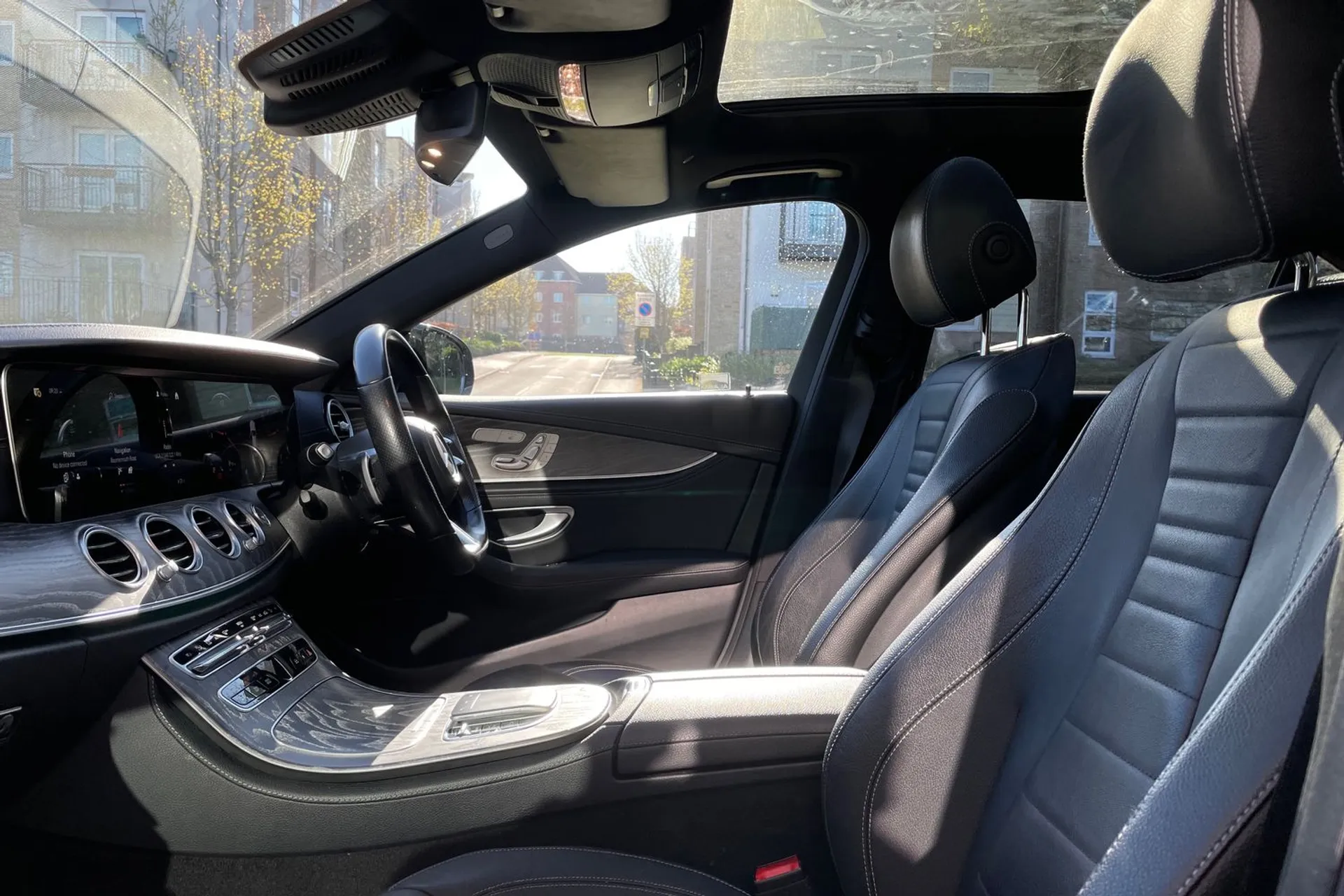 MERCEDES-BENZ E CLASS thumbnail image number 27