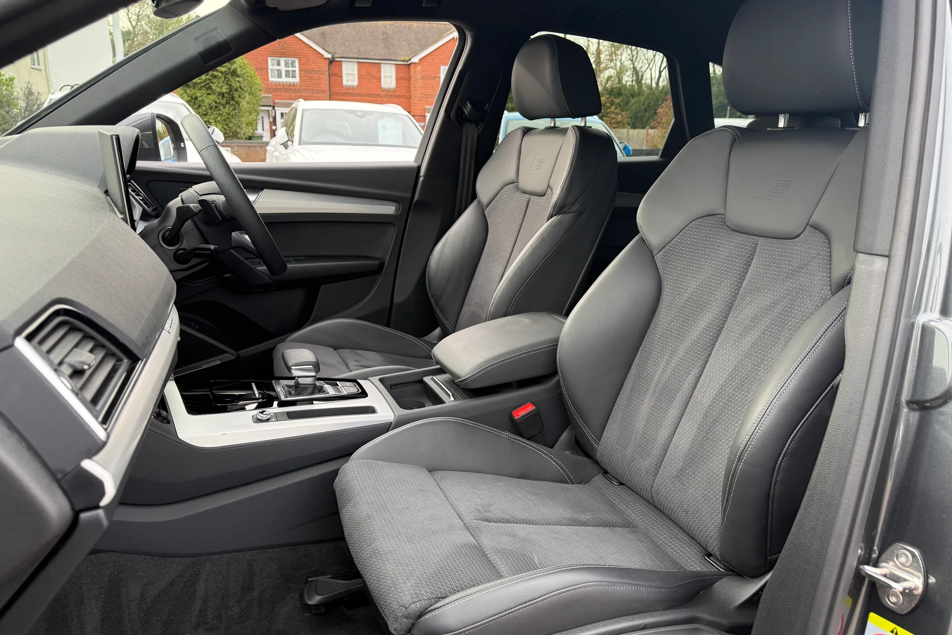 Audi Q5 thumbnail image number 31
