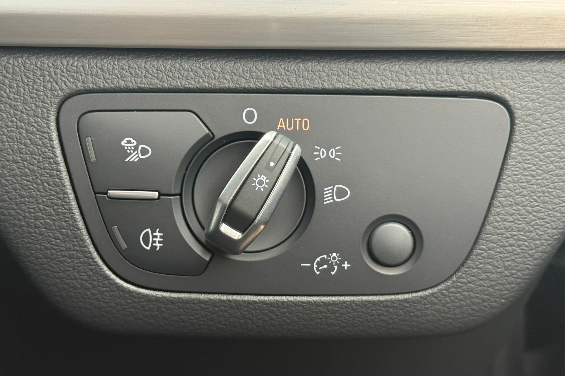 Audi Q5 thumbnail image number 24