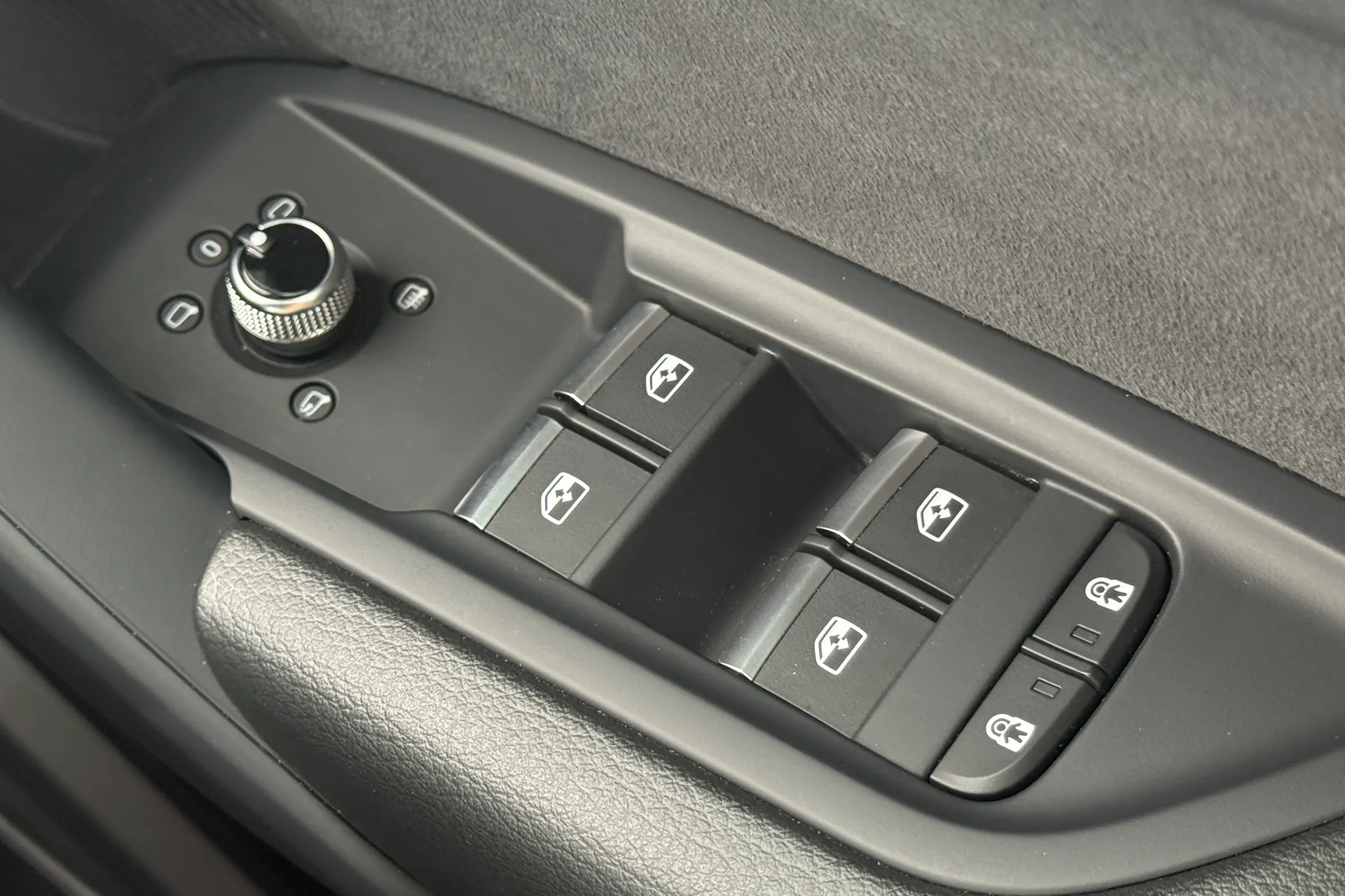 Audi Q5 thumbnail image number 20