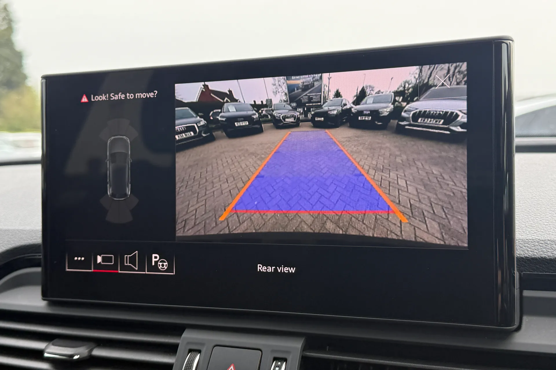 Audi Q5 thumbnail image number 4