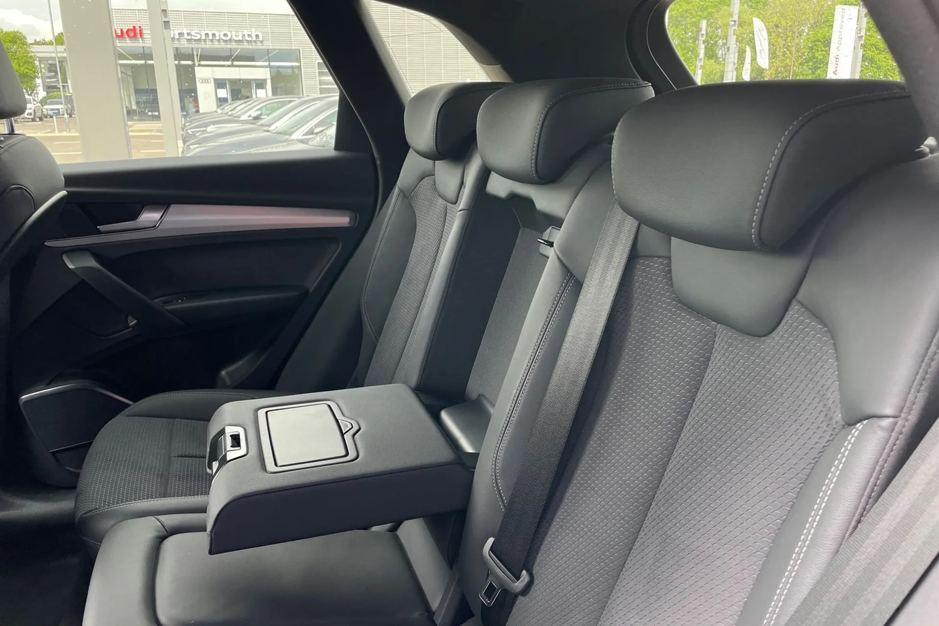 Audi Q5 thumbnail image number 36