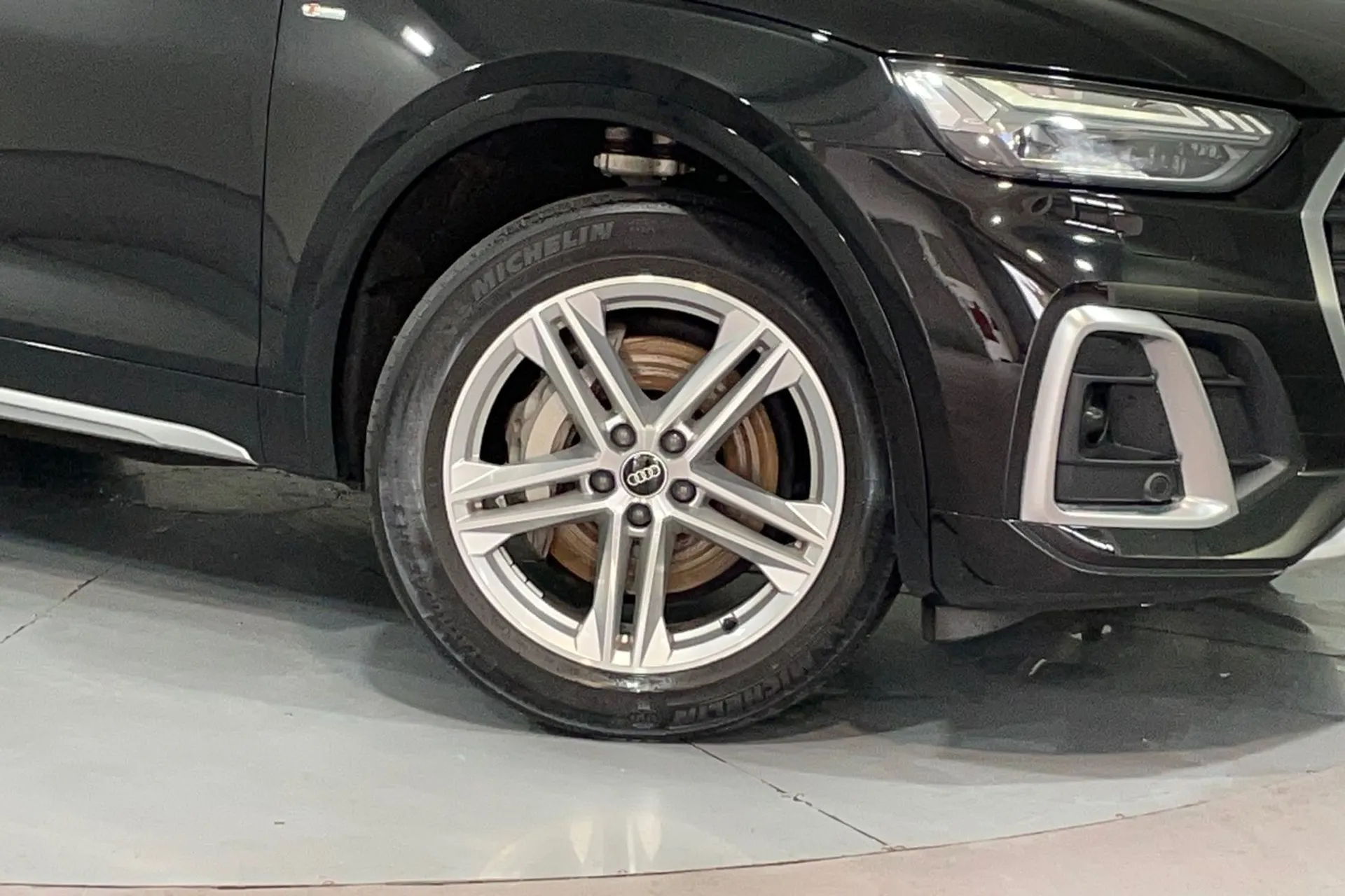 Audi Q5 thumbnail image number 9