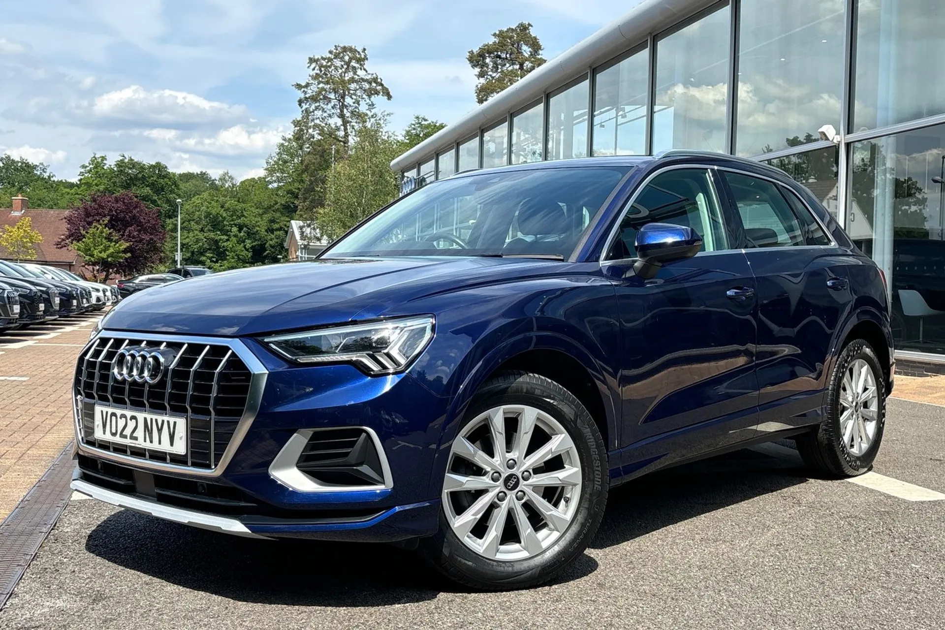 Audi Q3 thumbnail image number 10