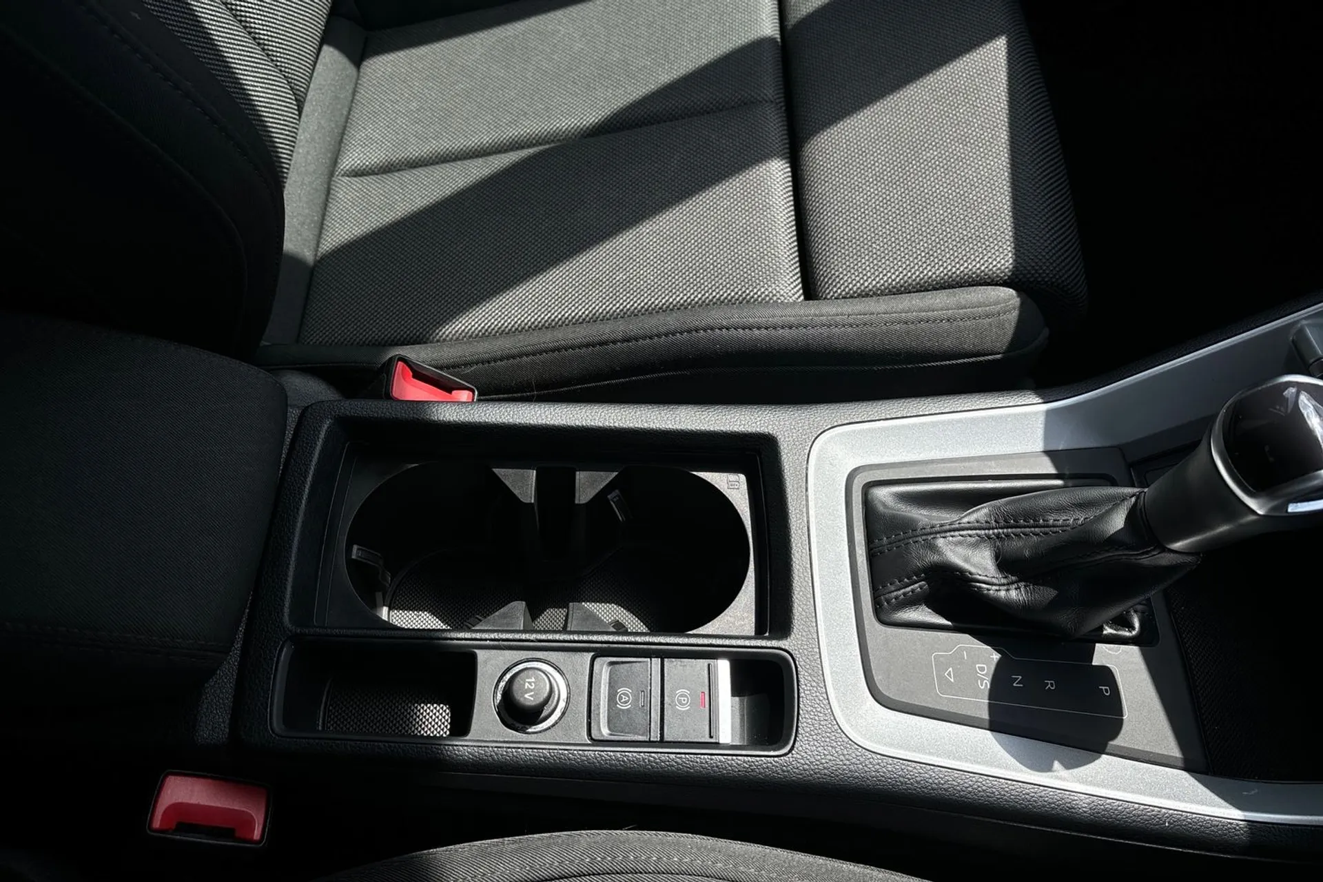 Audi Q3 thumbnail image number 43