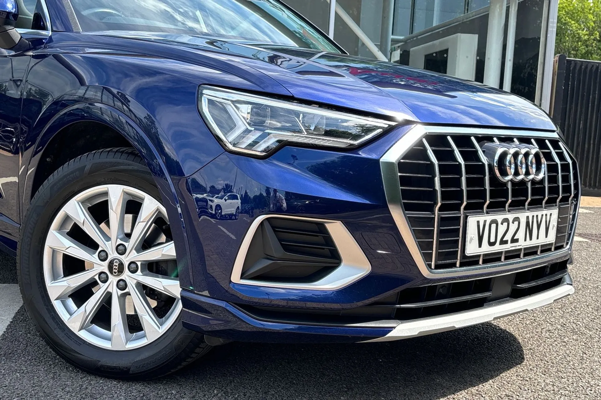Audi Q3 thumbnail image number 5