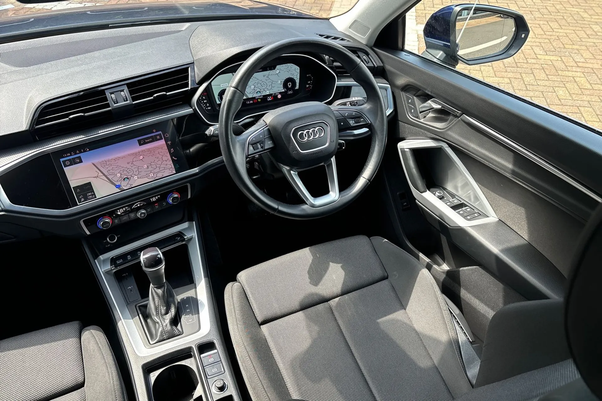 Audi Q3 thumbnail image number 33