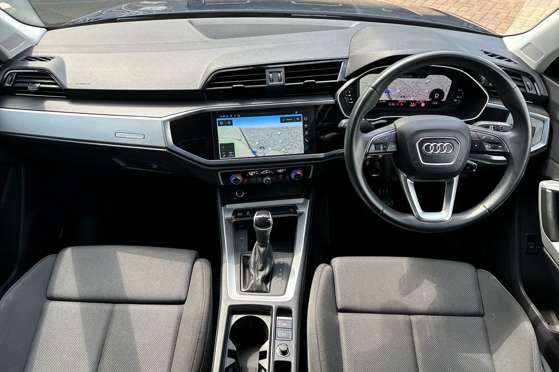 Audi Q3 thumbnail image number 31