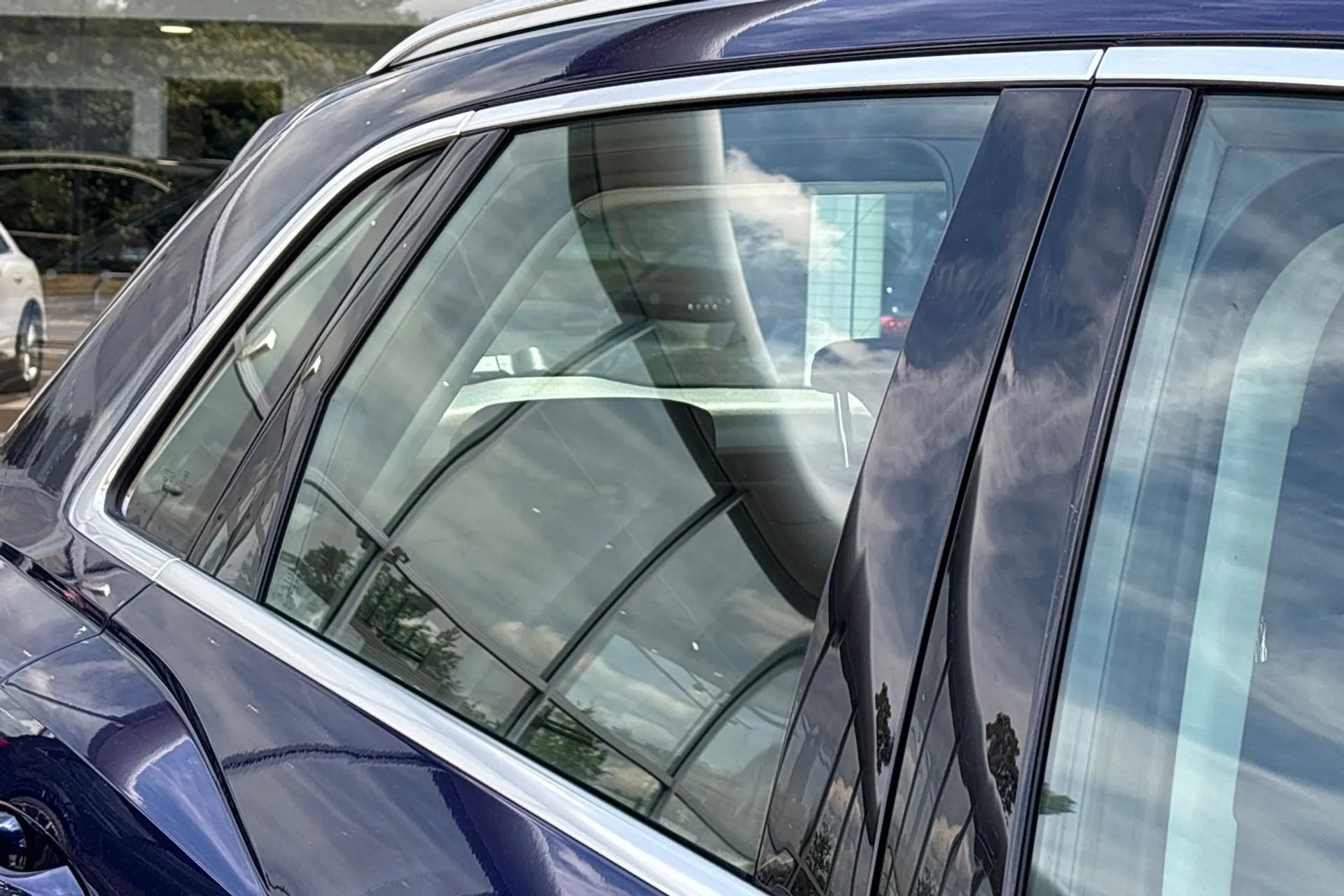 Audi Q3 thumbnail image number 13