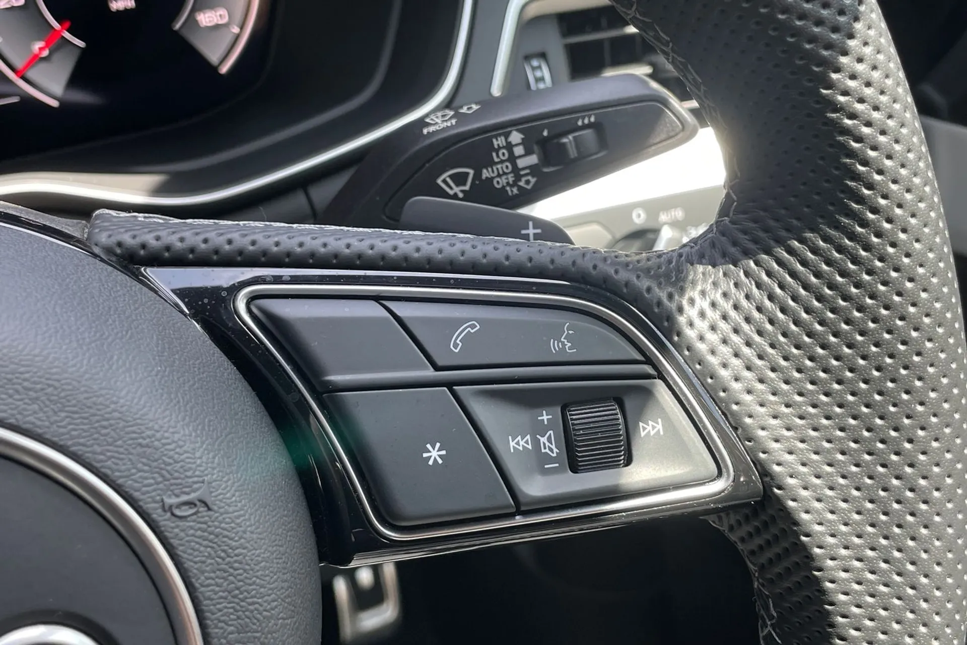 Audi A4 thumbnail image number 59
