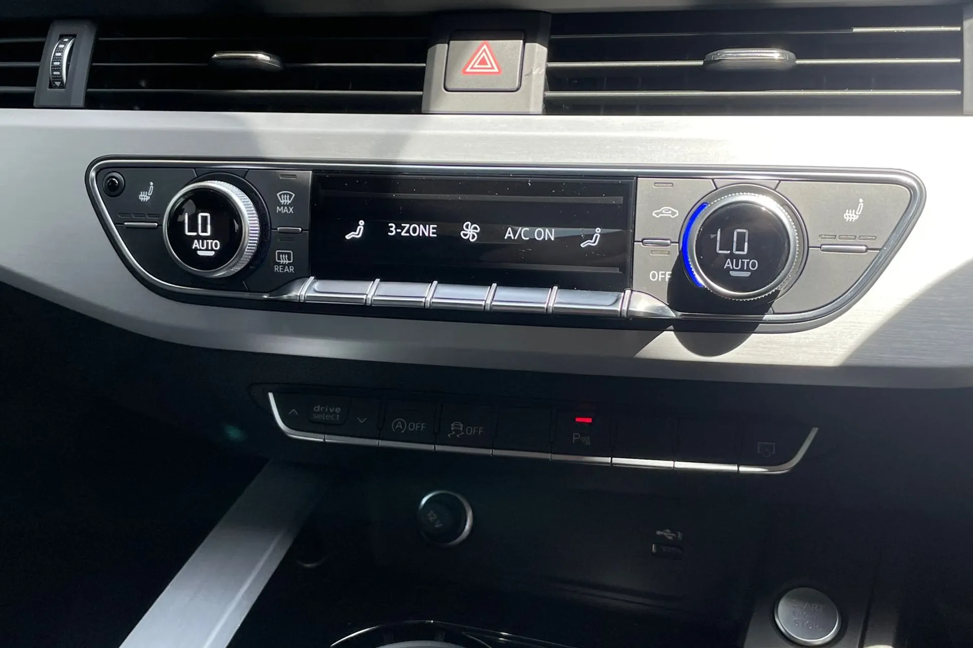 Audi A4 thumbnail image number 38