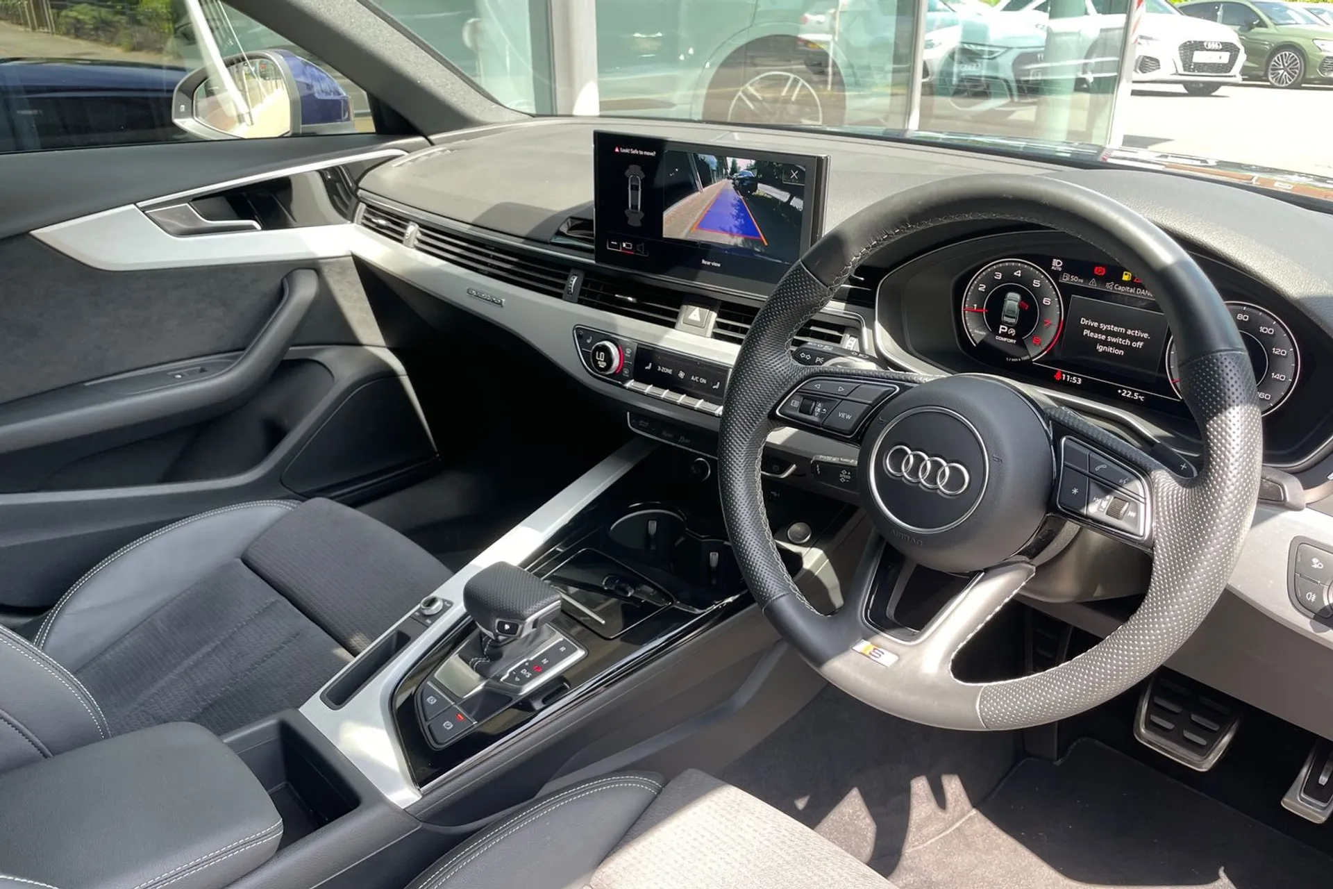 Audi A4 thumbnail image number 25