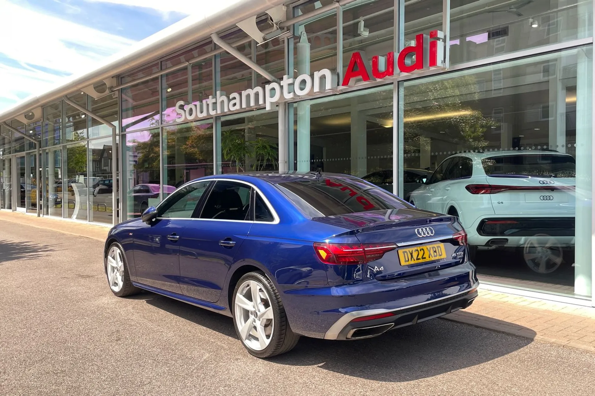 Audi A4 thumbnail image number 7