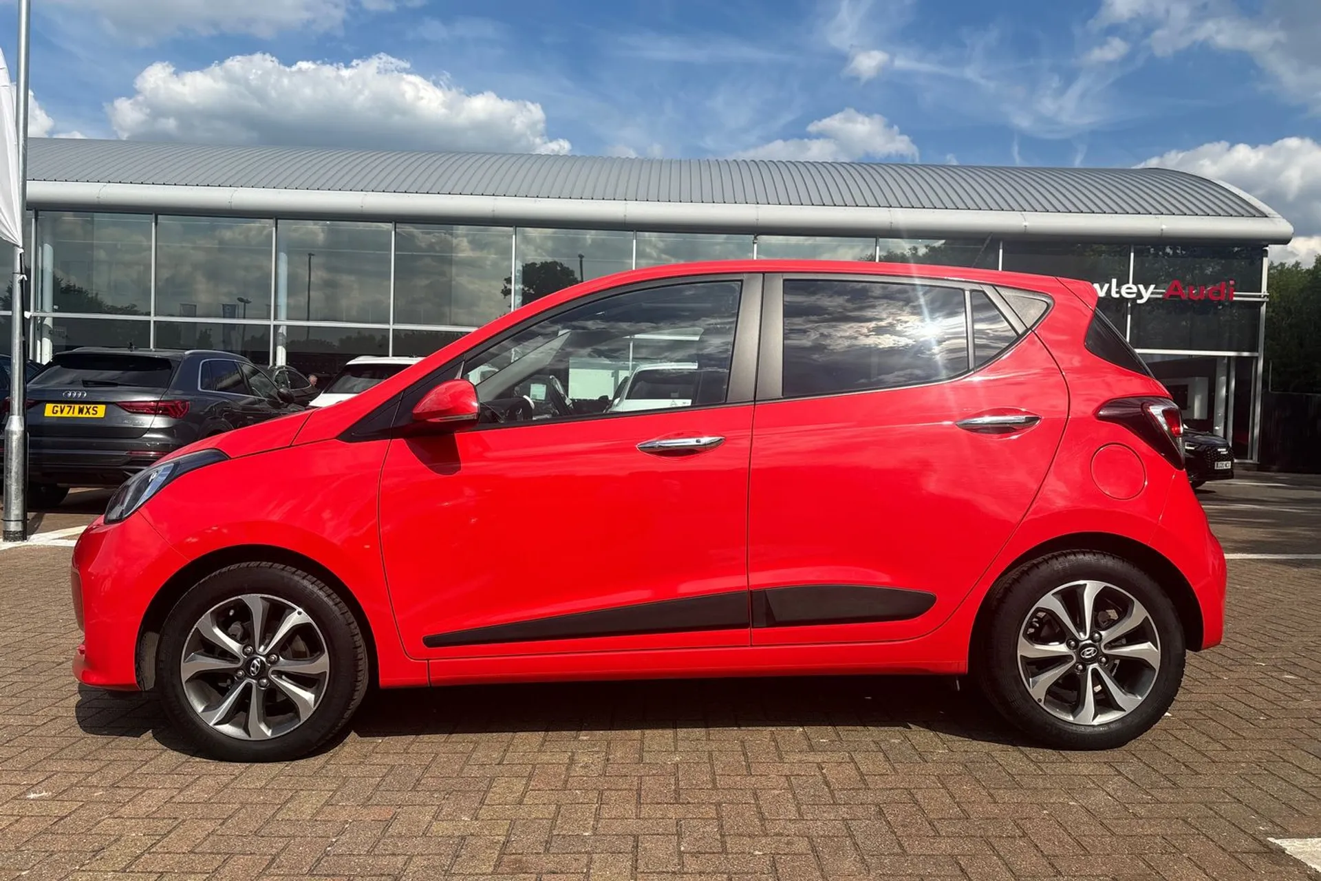 HYUNDAI I10 thumbnail image number 10