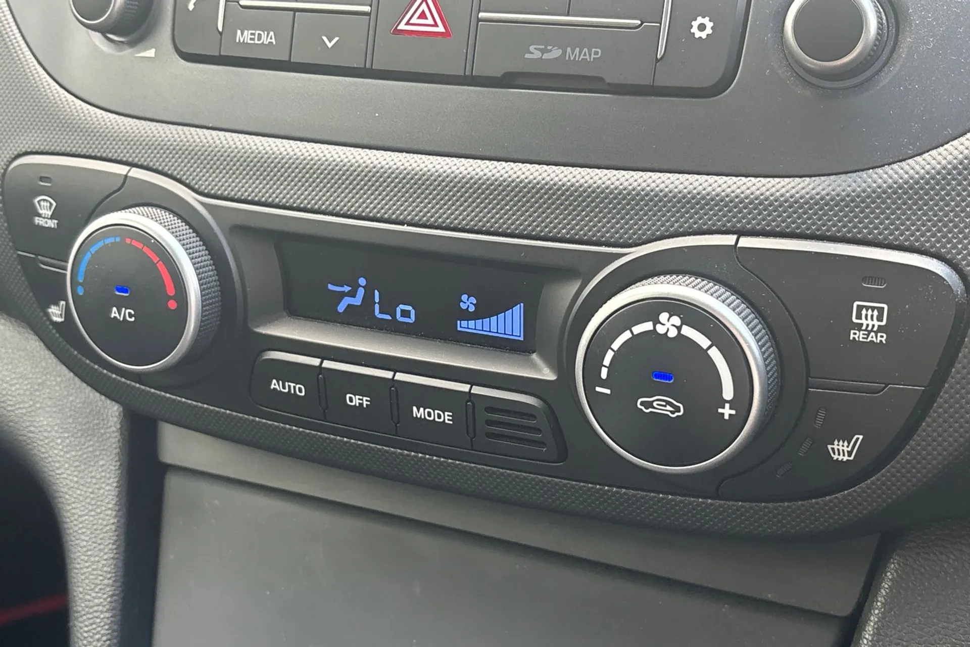 HYUNDAI I10 thumbnail image number 38