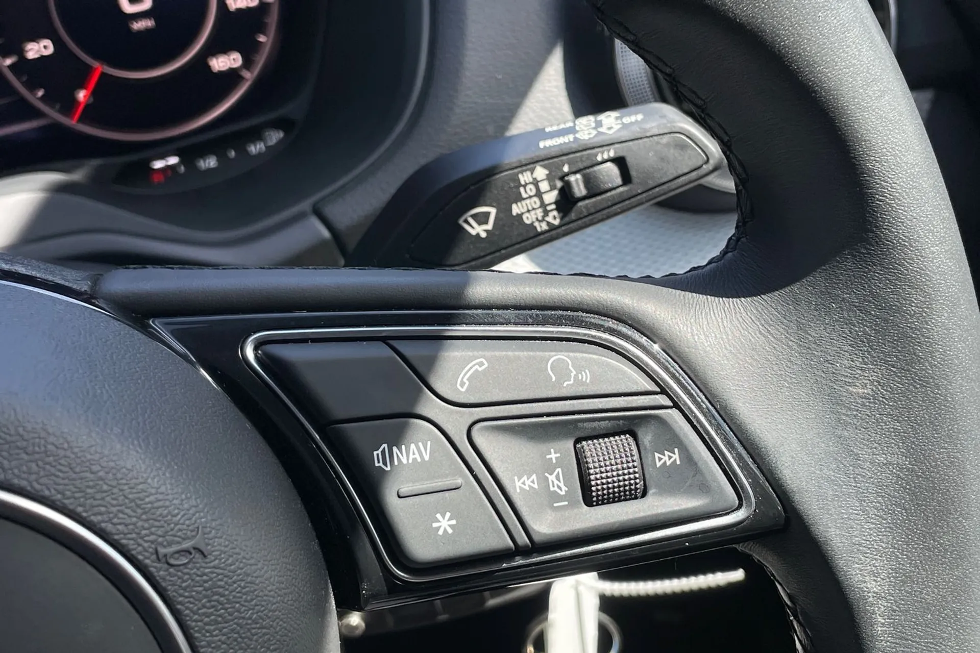 Audi Q2 thumbnail image number 58