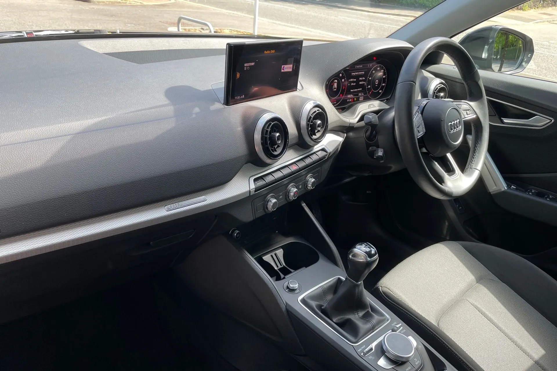 Audi Q2 thumbnail image number 26