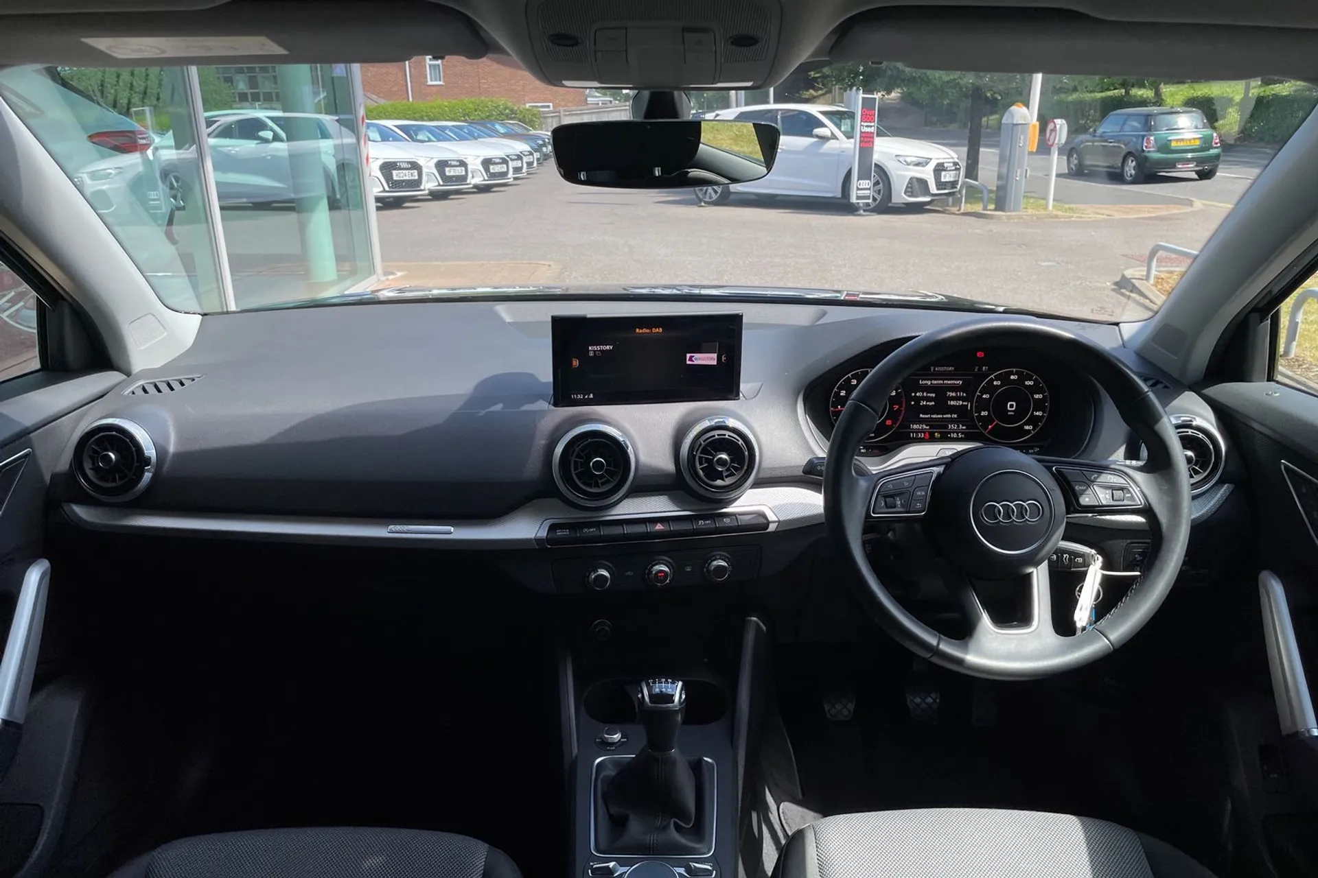 Audi Q2 thumbnail image number 3