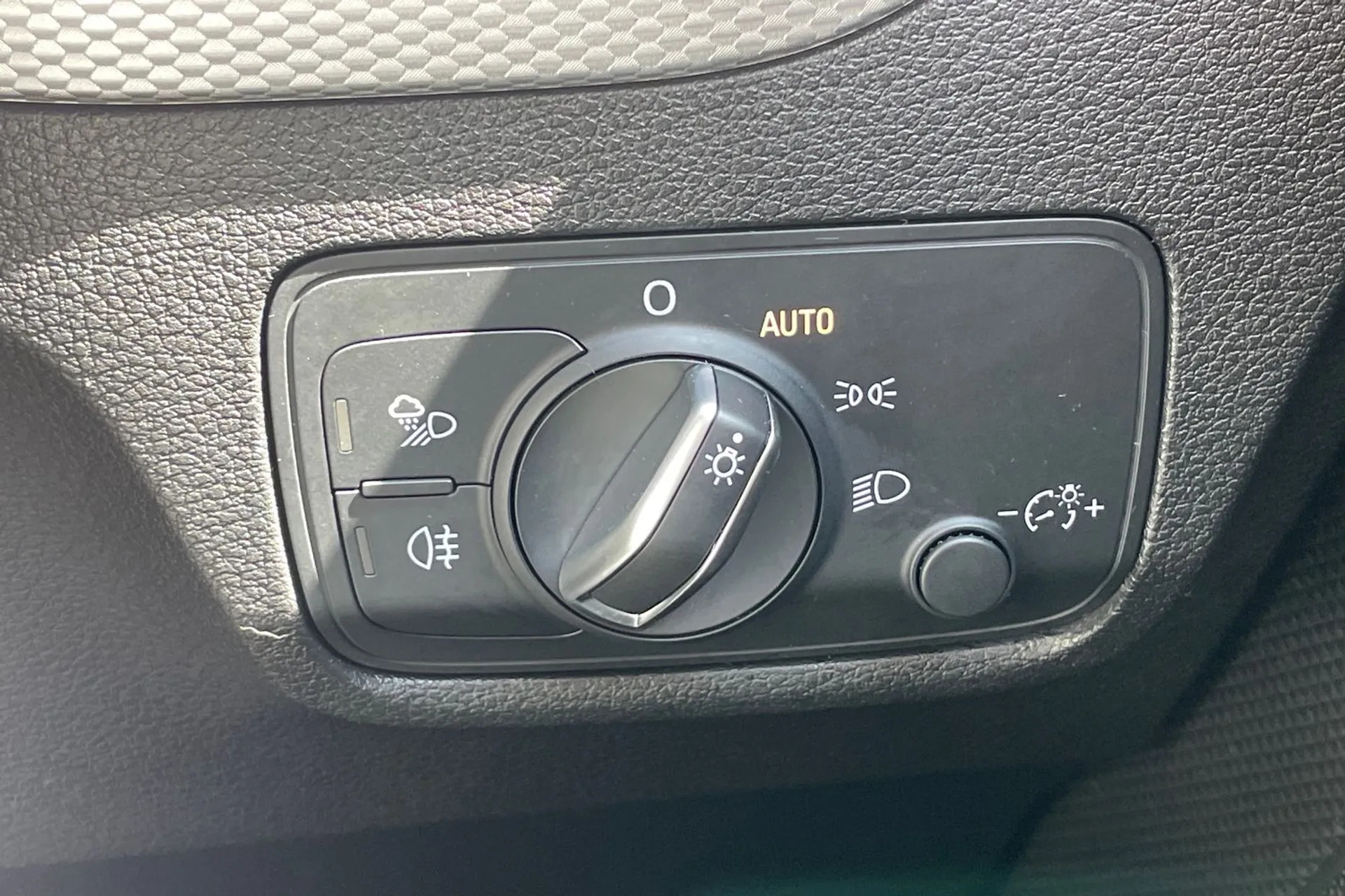 Audi Q2 thumbnail image number 55